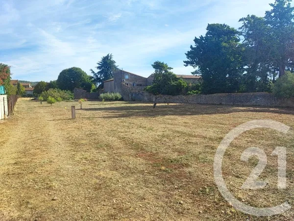Terrain 947 m²