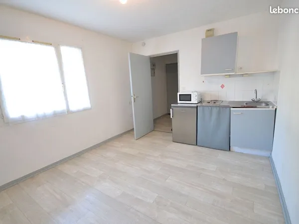 Studio 1 pièce 19 m²