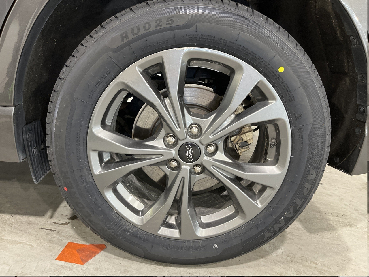 Ford Kuga — photo 61
