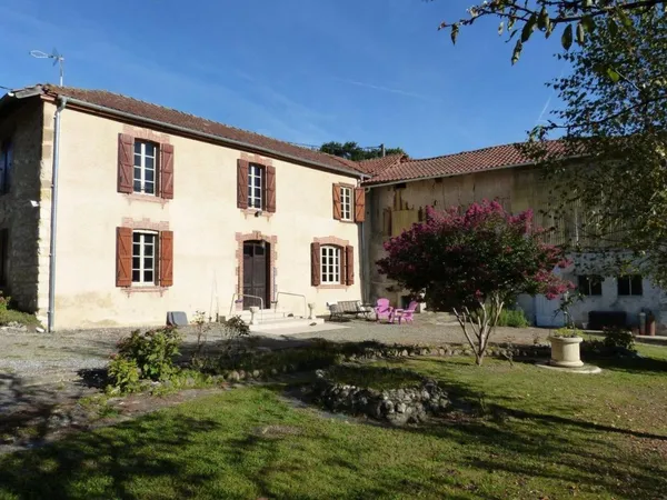 À vendre, proche de Castelnau Magnoac (Hautes Pyrénées): Ferme gasconne des années 1750 avec 3 chamb