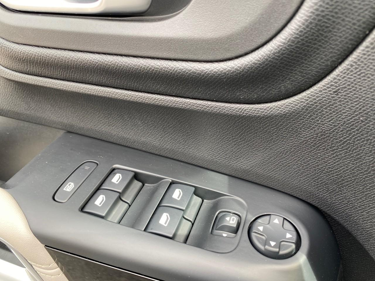 Citroën C5 Aircross hybrid 225ch shine pack e-eat8 — photo 18