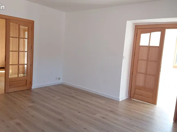 Appartement T4, avec garage, cave et terrasse commune