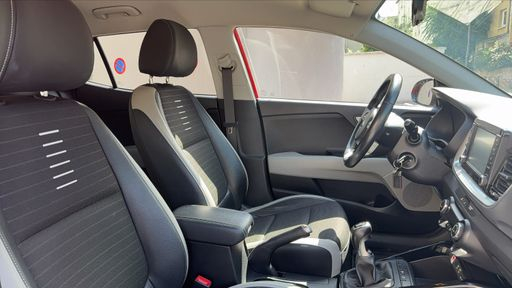 Kia Stonic 1.0 T-GDI 120 - Design – 2019 – 65938 km – Essence – Boîte Manuelle — photo 7