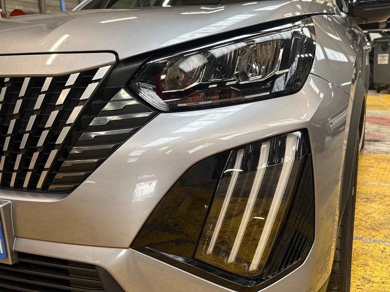 Peugeot 2008 1.2 puretech 130ch s&s allure eat8 — photo 12