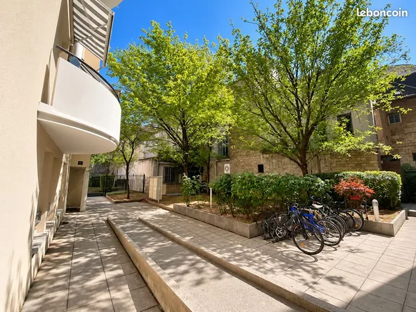Studio 1 pièce 24 m²