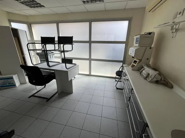 Local commercial 82 m²
