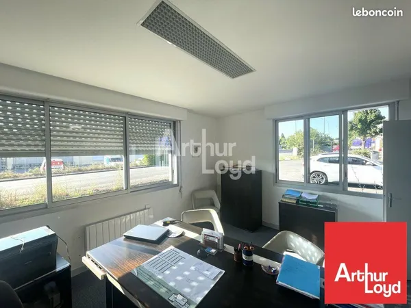 LOCAL D'ACTIVITE 1103 m² POITIERS