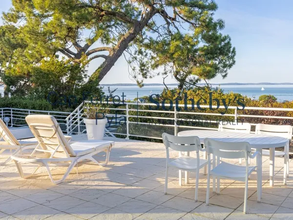 ARCACHON - VILLA D'EXCEPTION À PEREIRE AVEC VUE PANORAMIQUE SUR LE BASSIN D'ARCACHON