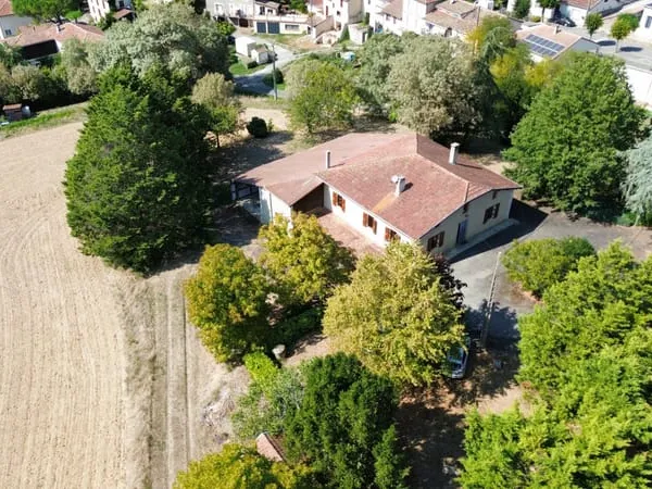 ANCIEN CORPS DE FERME À RÉNOVER 132 m2 hab. 375 M2 DE DÉ