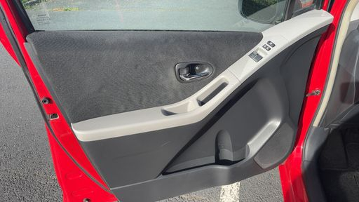 Toyota Yaris 1.0 VVT-i 69 - Confort Pack – 2011 – 83603 km – Essence – Boîte Manuelle — photo 19