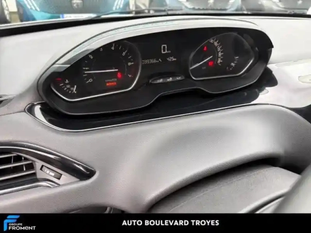 Peugeot 208 1.2 puretech 82ch active 5p — photo 10
