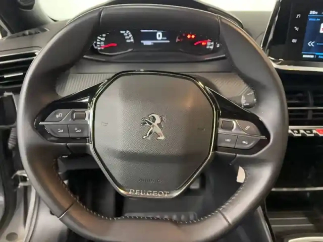 Peugeot 2008 puretech 100 s&amp;s bvm6 — photo 32