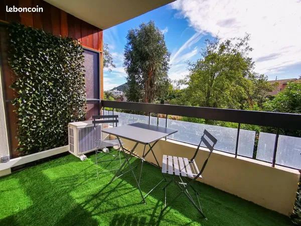 Studio avec balcon, cave et piscine - Mandelieu-la-Napoule (secteur Minelle)