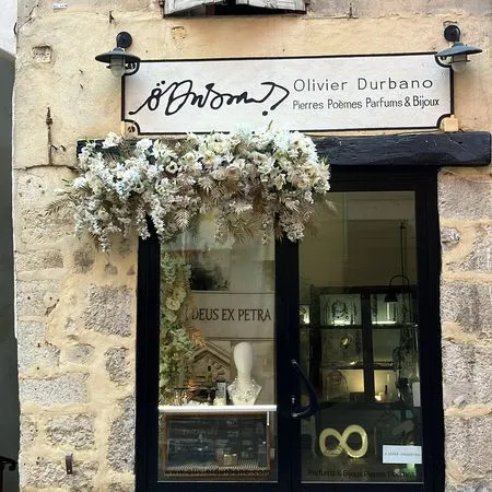 Fonds de commerce - Boutique centre historique Grasse (Place aux Aires)
