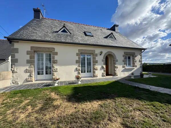 Vente Maison vivable de plain pied, 4 chambres, jardin et garage - Bourg de Plenee Jugon 5 pièce(s) 