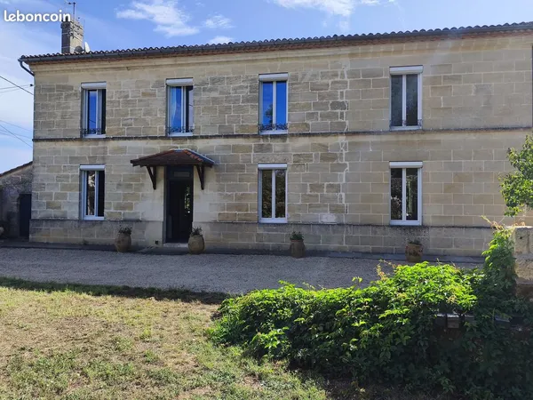 Exclusivité - Maison Meublée T8 en bord de Dordogne