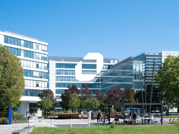 Bureaux 628 m²