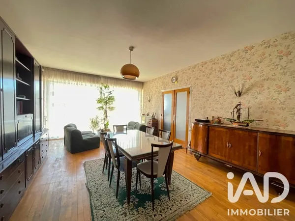 Maison 9 pièces 242 m²