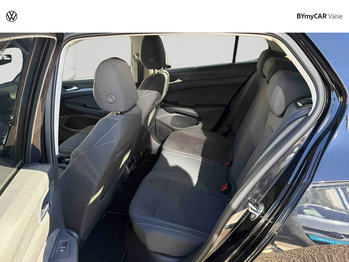 Volkswagen Golf 1.5 eTSI OPF 150 DSG7 — photo 12
