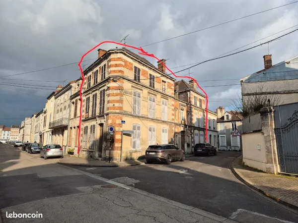 IMMEUBLE À RÉNOVER - ENV. 300 m² - JUSQU'À 6 APPARTEMENTS - 60 000