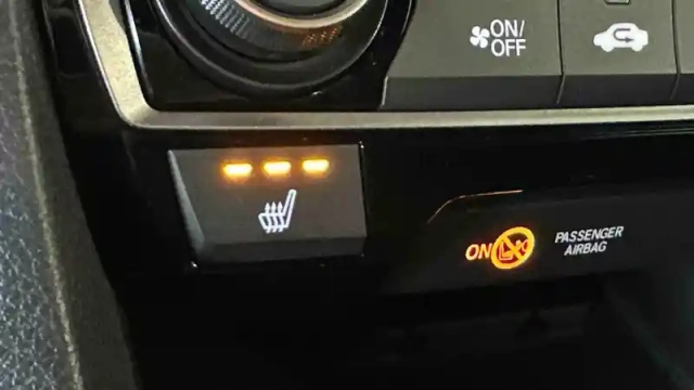 Honda Civic 1.0 i-vtec 129 — photo 18