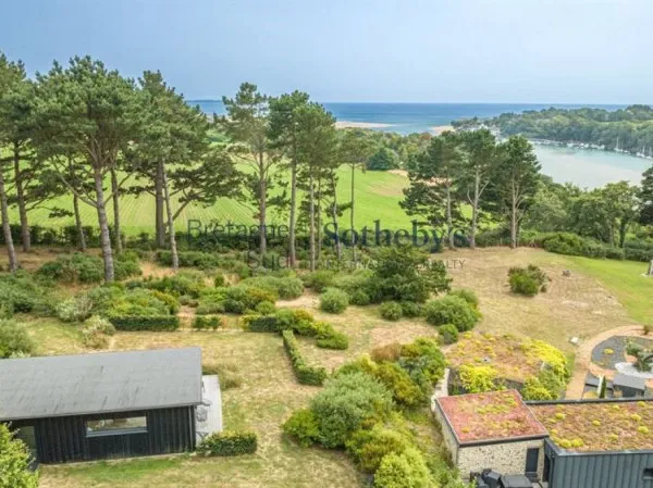 Morbihan, lodge vue mer à louer, les pieds dans l'eau.