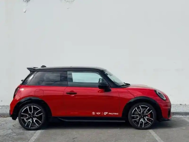 Mini Cooper 3 portes jcw 231ch jcw dkg7 — photo 3