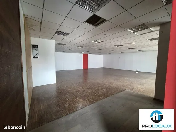 Local commercial 457 m² SAINT EGREVE