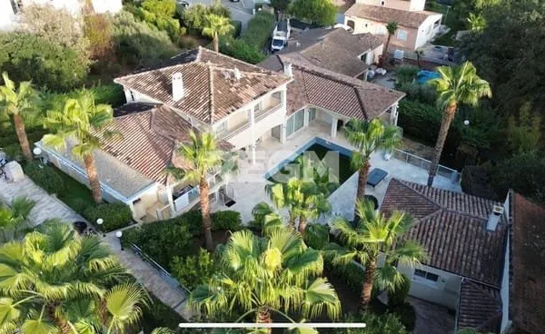Maison 12 pièces 400 m²