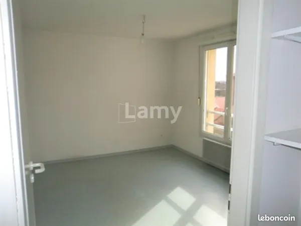 Studio 1 pièce 18 m²