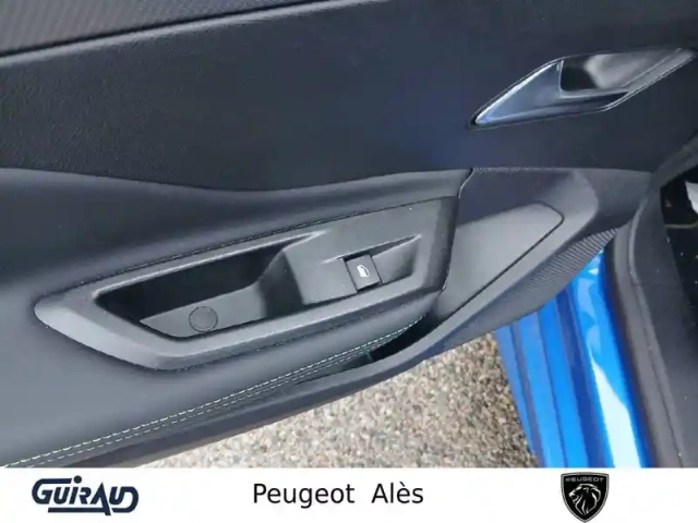 Peugeot 308 phev 180 e-eat8 — photo 13