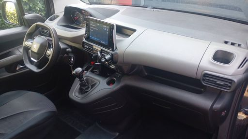 Peugeot Rifter 1.5 BlueHDi 130 - Allure – 2019 – 95002 km – Diesel – Boîte Manuelle — photo 30