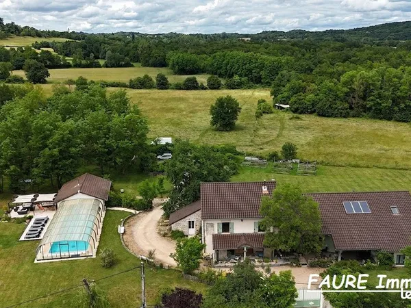 Maison 12 pièces 400 m²