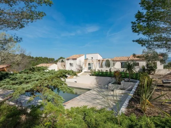 Vente Maison 10 pièces de 287m² - 13610 Le Puy-Sainte-Réparade