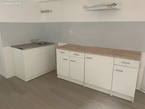 Duplex centre ville RDC