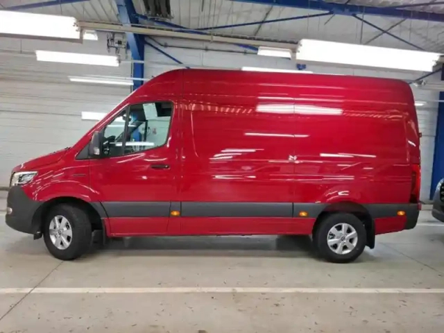 Mercedes Sprinter e 314 fourgon standard — photo 9