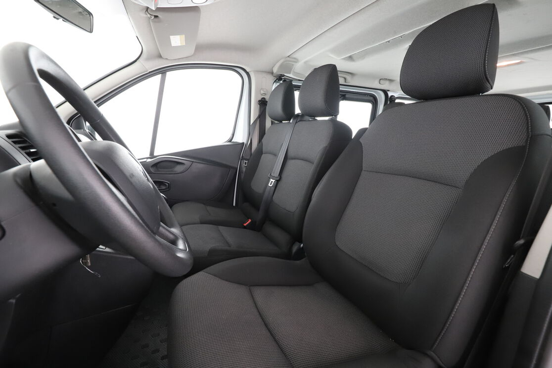 Renault Trafic Combi 2.0 dCi Energy L2 Zen — photo 9
