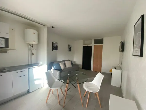 Studio meublé à la marina
