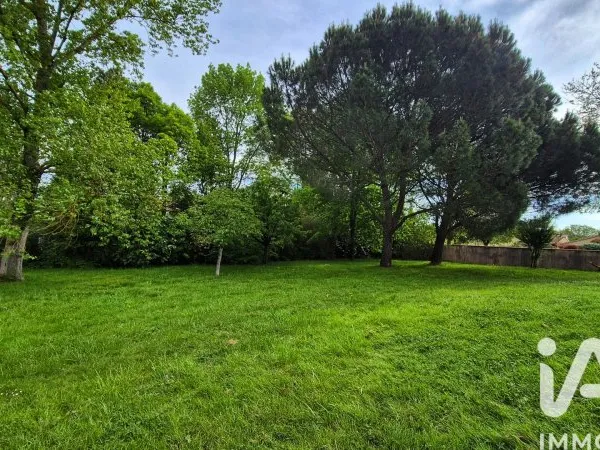 Terrain 755 m²