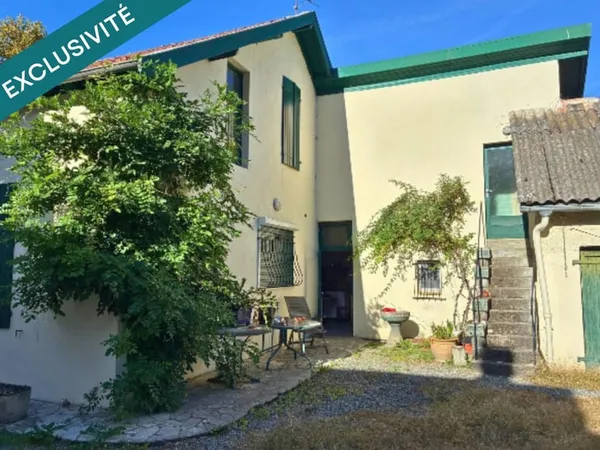 Maison avec gros potentiel sur terrain de 1 100 m²