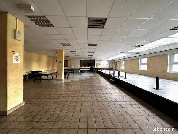 Local 420 m² Roanne