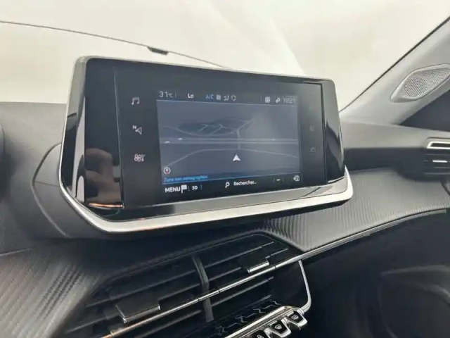 Peugeot 2008 puretech 130 s&amp;s eat8 — photo 21