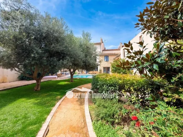 Maison 6 pièces 370 m²