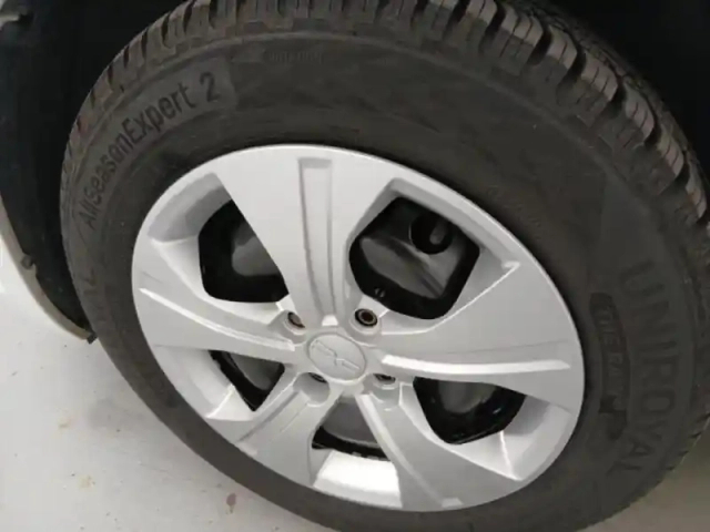 Dacia Sandero 1.0 sce 65ch essential — photo 9