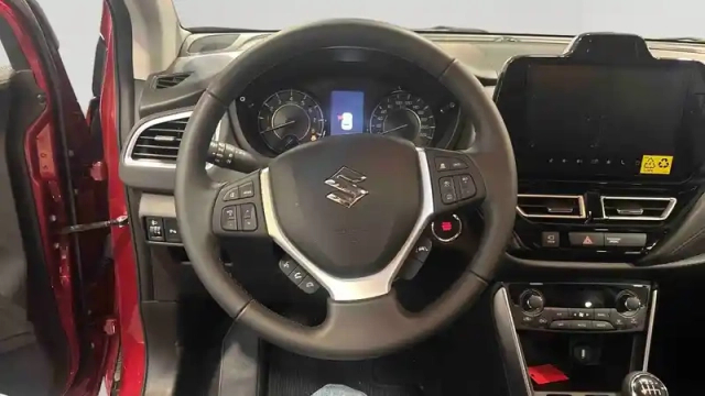 Suzuki S-Cross 1.4 boosterjet hybrid — photo 13