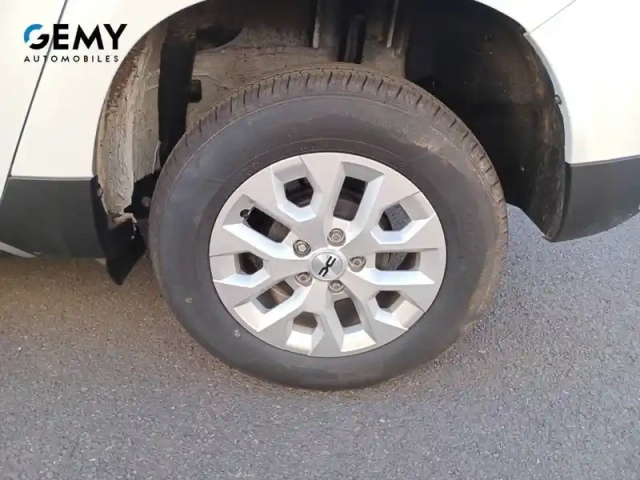 Dacia Duster eco-g 100 4x2 — photo 11