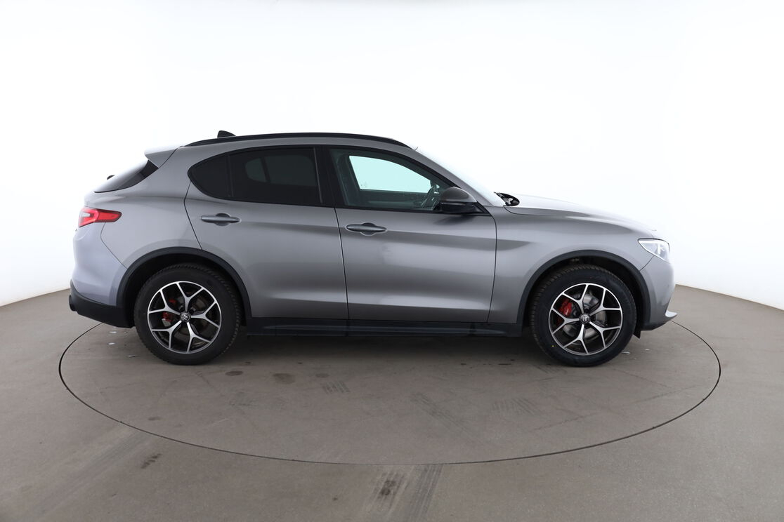 Alfa Romeo Stelvio 2.2 Diesel Q4 Super AT8 — photo 6