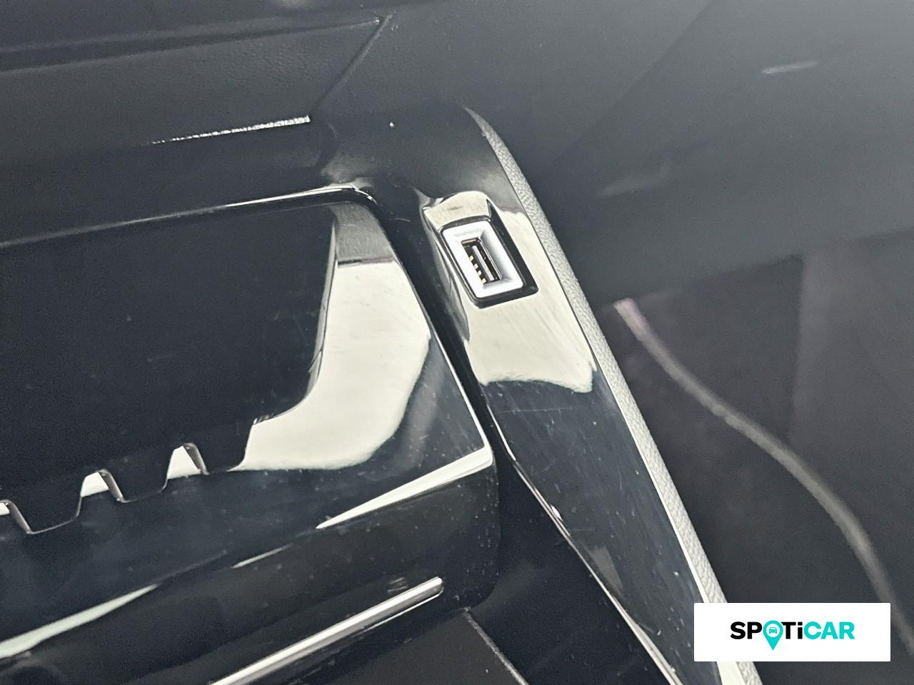 Peugeot 208 1.2 puretech 100ch s&s gt pack — photo 17