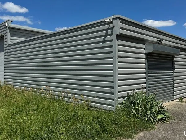 Local d'activité / Entrepôt de stockage - 450 m² - Montagny (69)