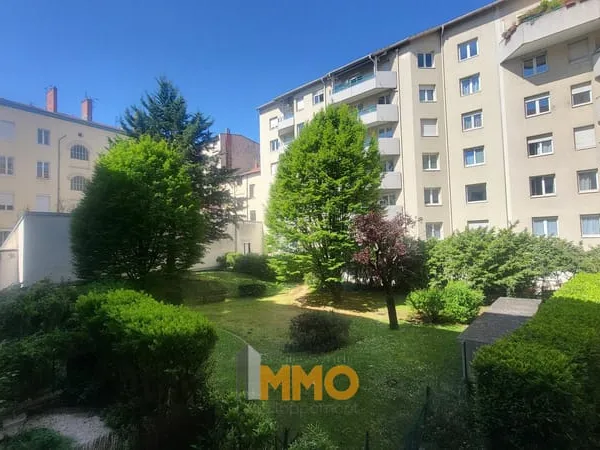 Appartement T4 , au calme, avec balcon et garage